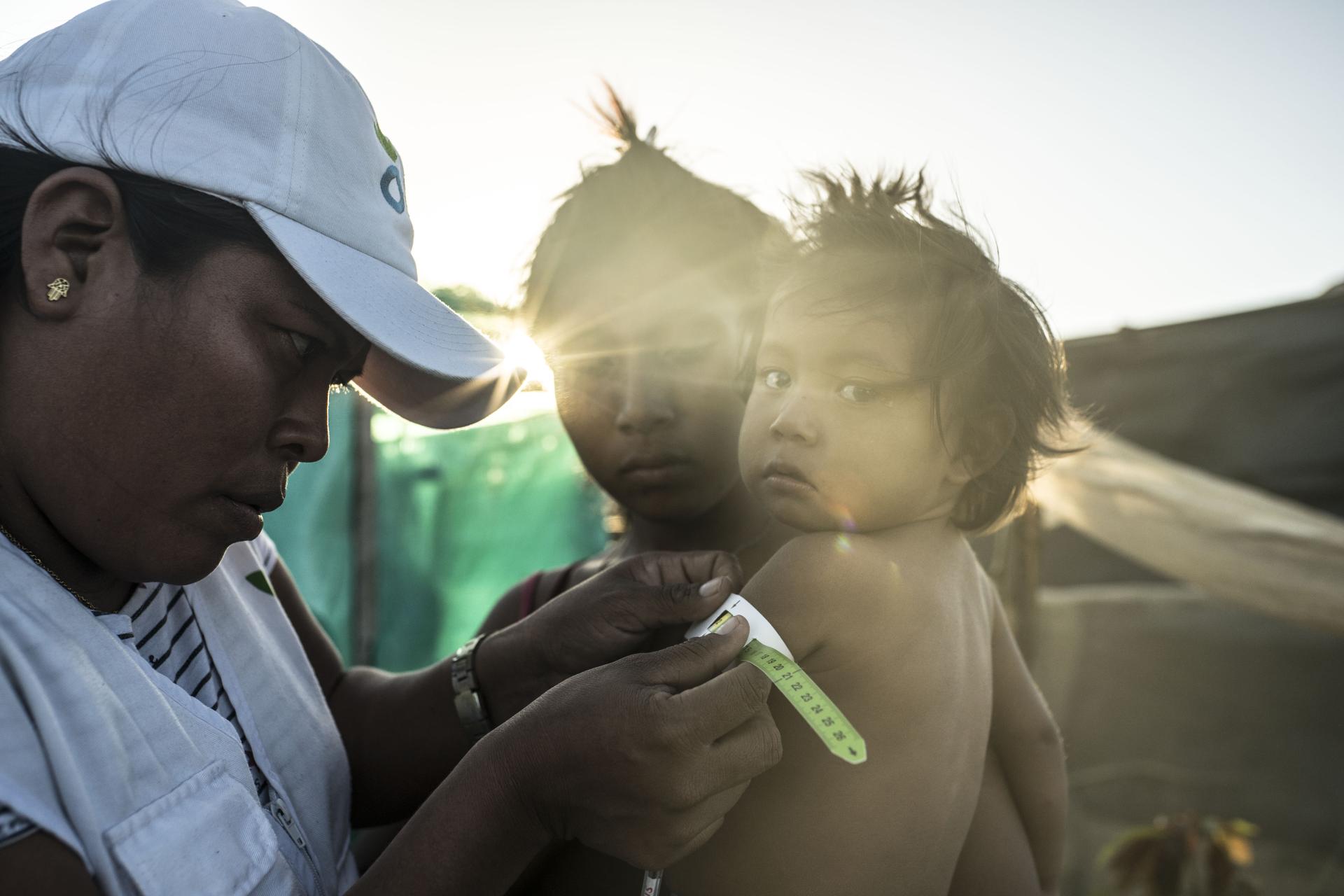 CO_Guajira_2018_FTZStudio_MigrantesVenezuela_11_MediciónPerimetro